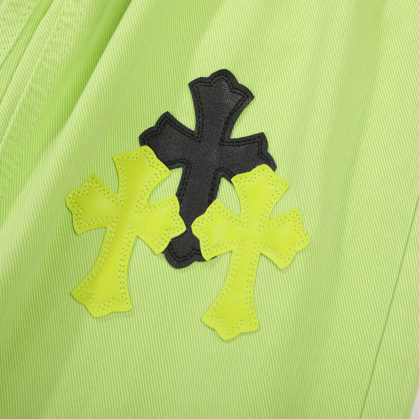 P270 💰 (Top version) Chrome hearts CH green cow king Yang Mi same style sex recods limited green cow jeans Really restores the ultimate texture of Vintage Special Italian cowhide printing and cutting Customized sheepskin three-layer thick line leather The whole body is spliced in heavy water washing process Craftsmen hand-splash ink You can see the details Three-dimensional cutting version Loose and comfortable, not picky about the figure Look taller and thinner Large factory Seiko Original factory quality control Same style for men and women. Can be matched with couples. Versatile recommendation. Must-have jeans for all seasons. Color: green Size: 28-30-32-34 (corresponds to S-M-L-XL)
